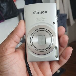 Canon PowerShot ELPH 180 Silver Digital Camera